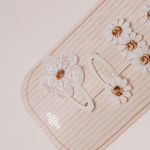 Набор заколок Mrs. Ertha "Blossom Spring", весенние ромашки